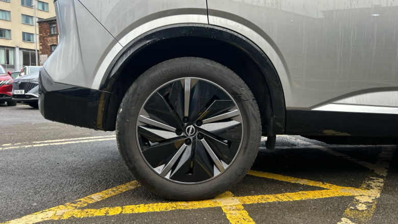 Nissan Qashqai 1.3 DiG-T MH Tekna 5dr Petrol Hatchback